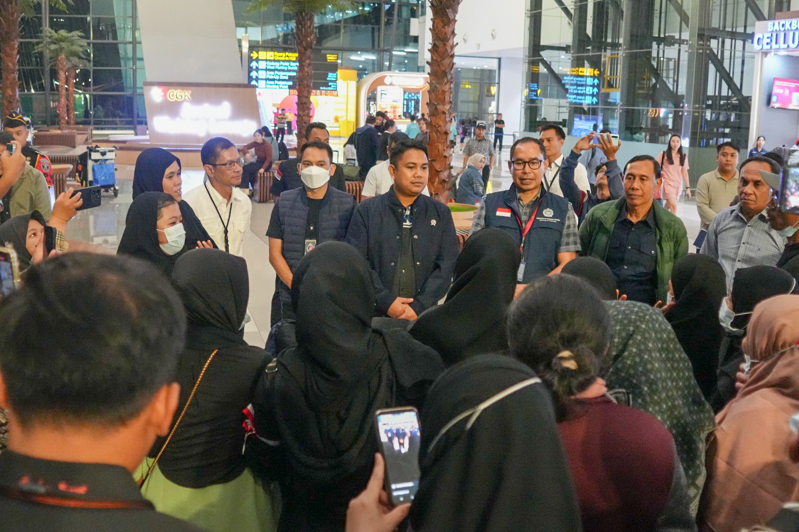 JEMPUT PMI: Wamen P2MI Jemput 211 PMI dari Arab Saudi di Bandara Soekarno-Hatta.