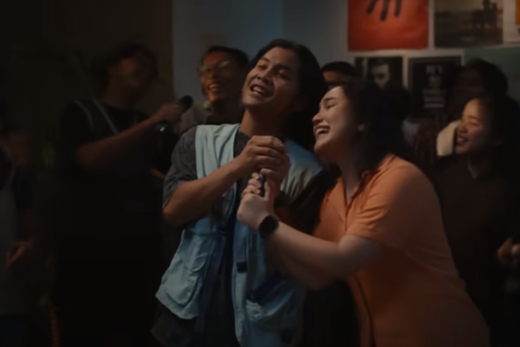 Rachel Amanda dalam cuplikan MV Memori Baik Sheila on 7. Pada 2000, saat umurnya 5 tahun, dia tampil di klip Sebuah Kisah Klasik.