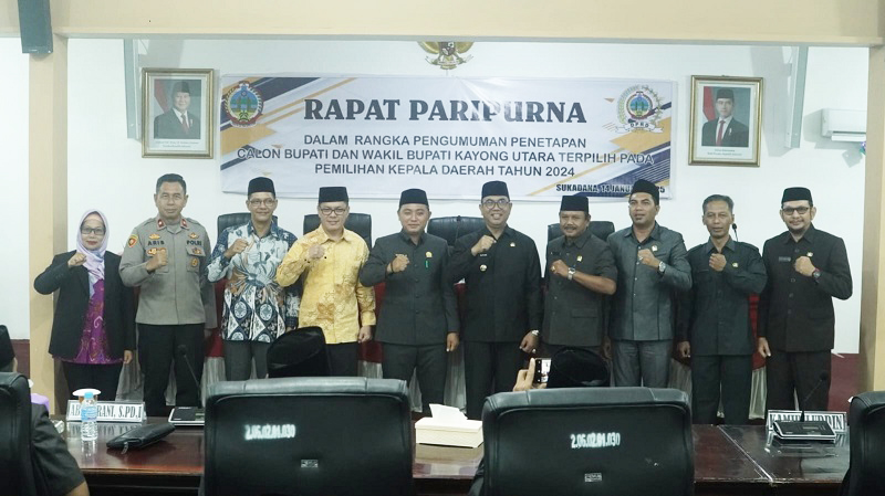 Rapat Paripurna Dewan Perwakilan Rakyat Daerah (DPRD) Kabupaten Kayong Utara yang dilaksanakan pada Selasa (14/1) di Ruang Rapat DPRD.