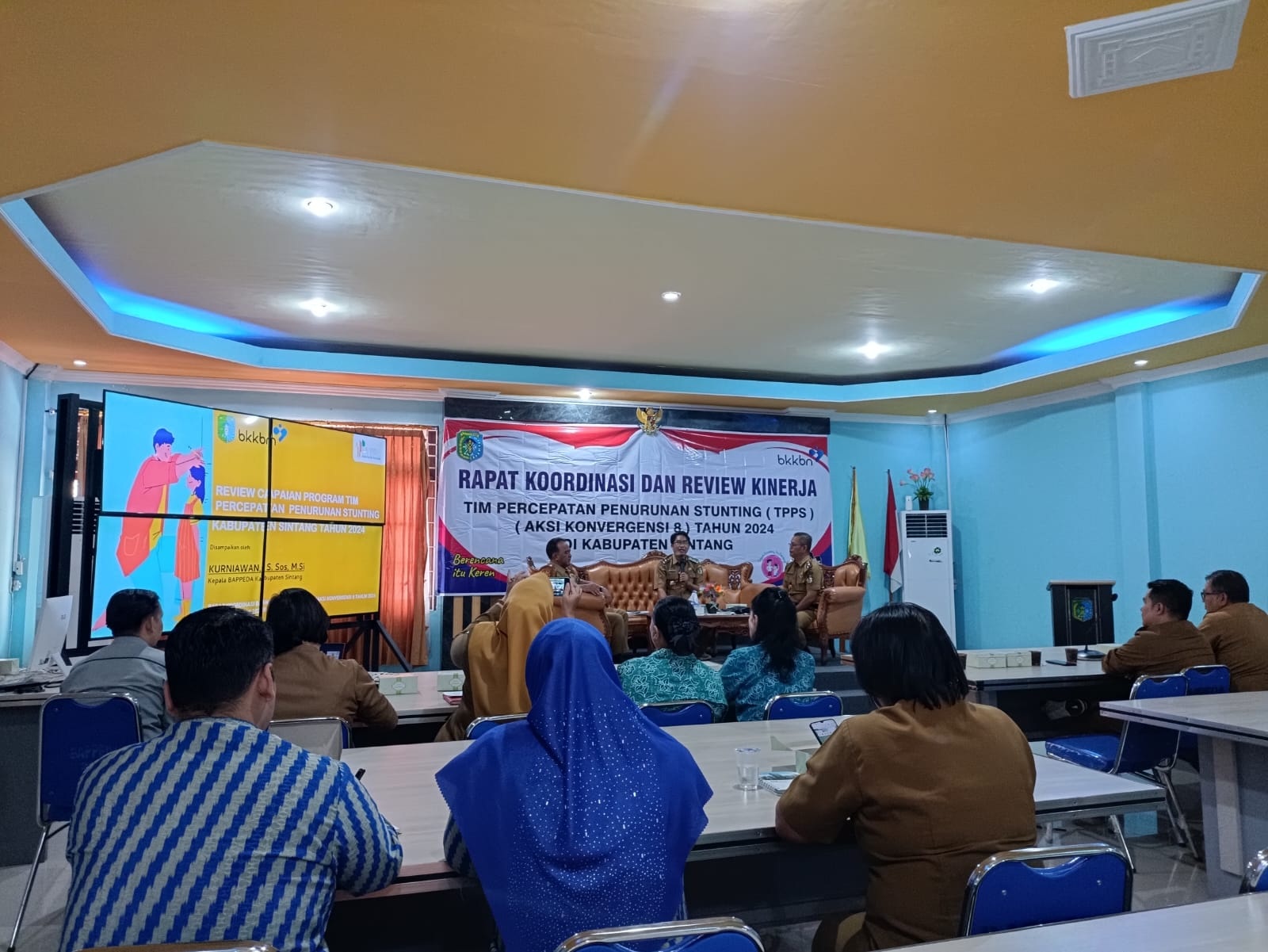 RAKOR : TPPS Kabupaten Sintang saat menggelar Rakor dan review kinerja tahun 2024.
