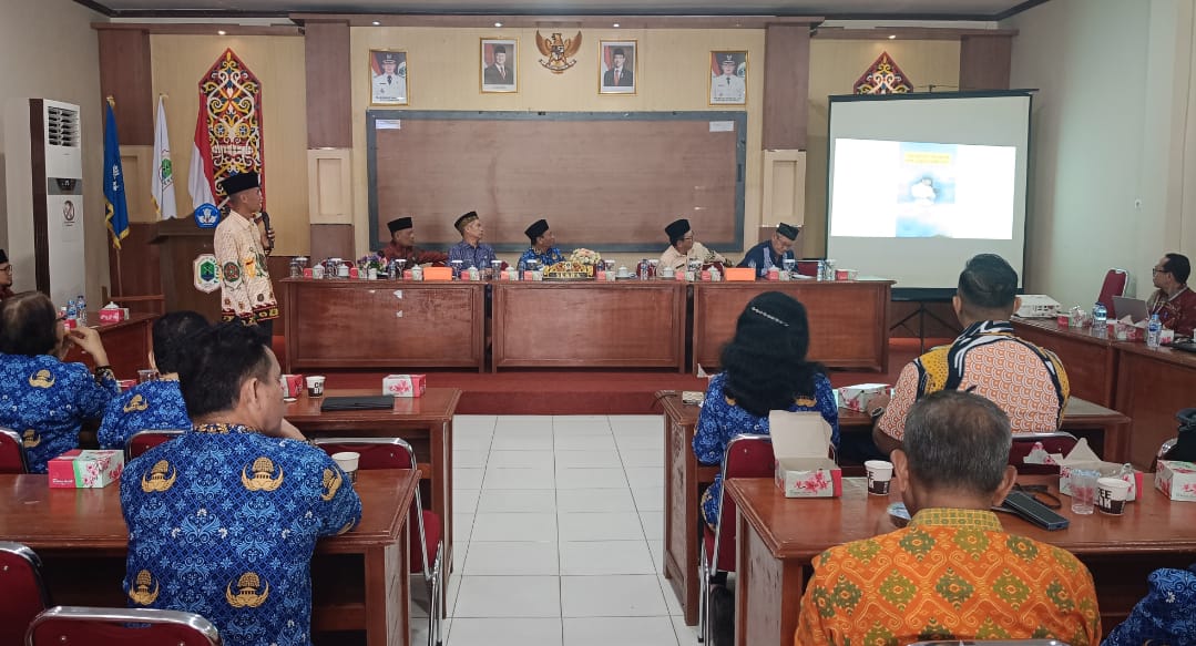 Rapat persiapan MTQ tingkat Provinsi Kalimantan Barat antara LPTQ Kalbar dengan panitia setempat.