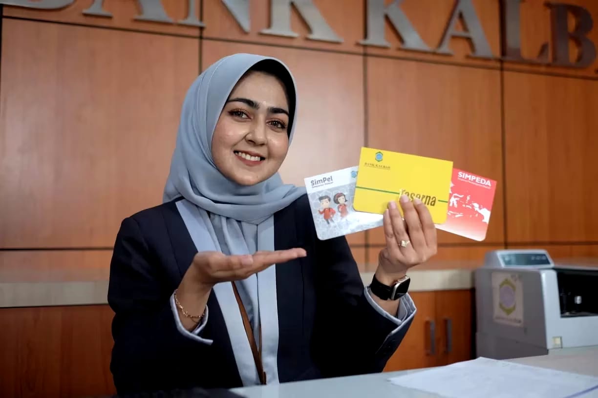 Layanan perbankan dari Bank Kalbar semakin luas manfaatnya dirasakan oleh masyarakat, salah satunya adalah QRIS.