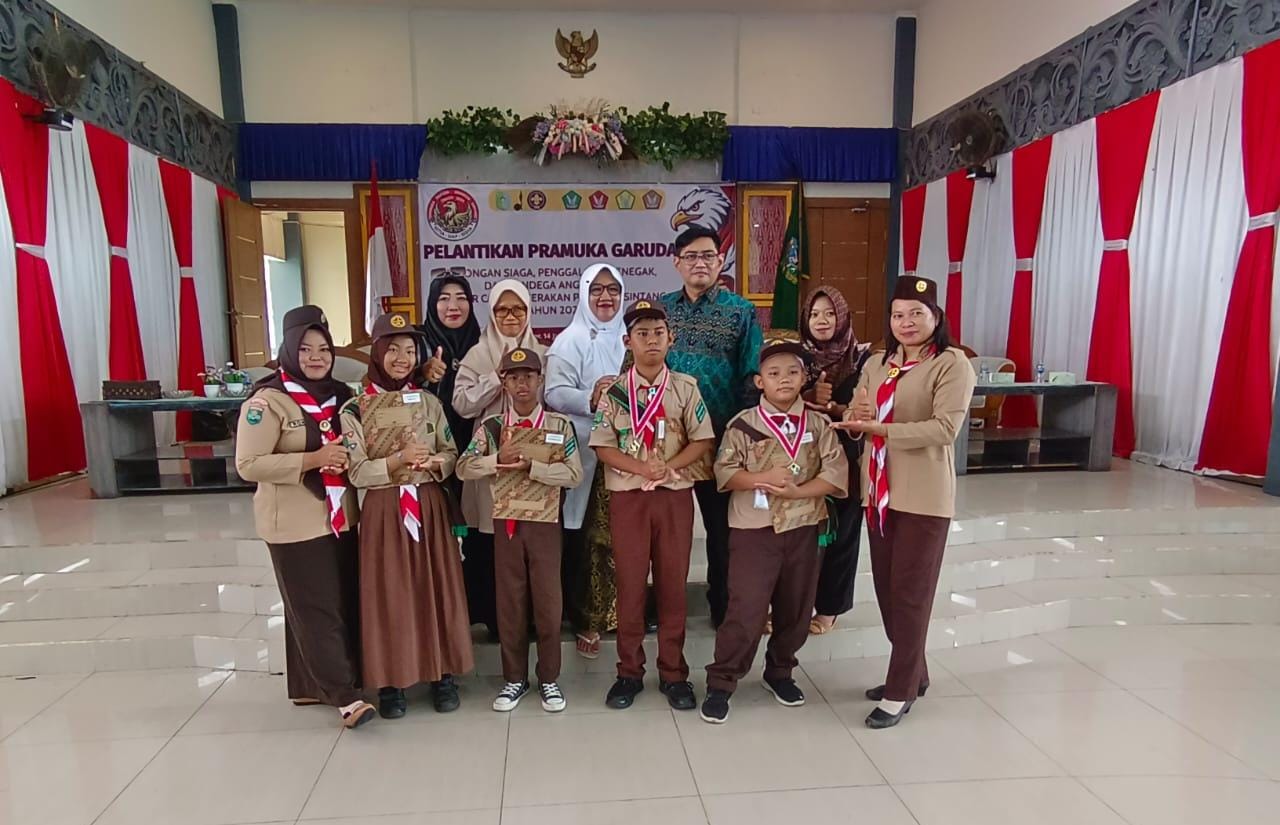 PRAMUKA GARUDA : Empat Siswa SLBN Sintang Usai Dilantik Sebagai Pramuka Garuda.
