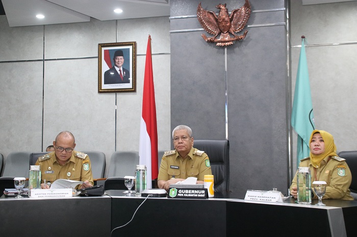 RAKOR: Penjabat Gubernur Kalimantan Barat Harisson menghadiri Rakor Pengendalian Inflasi Tahun 2025 secara virtual, di Data Analytic Room (DAR), Kantor Gubernur Kalbar.