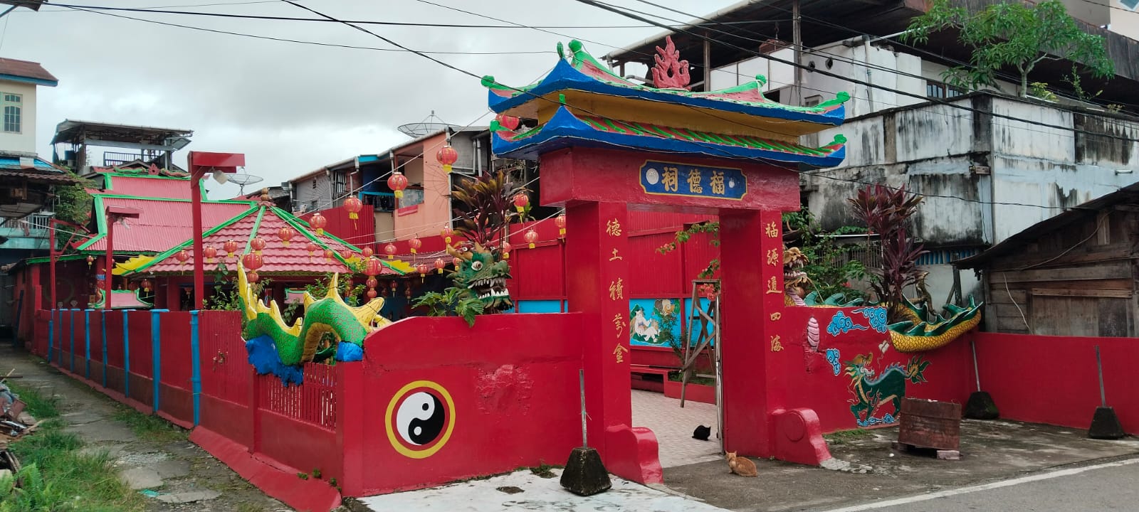 IMLEK : Kelenteng Fuk Tet Chie berdiri pada tahun 1925 sebagai satu-satunya kelenteng yang ada di Nanga Pinoh, Kabupaten Melawi, bersiap menyambut Tahun Baru Imlek 2576 Kongzili.