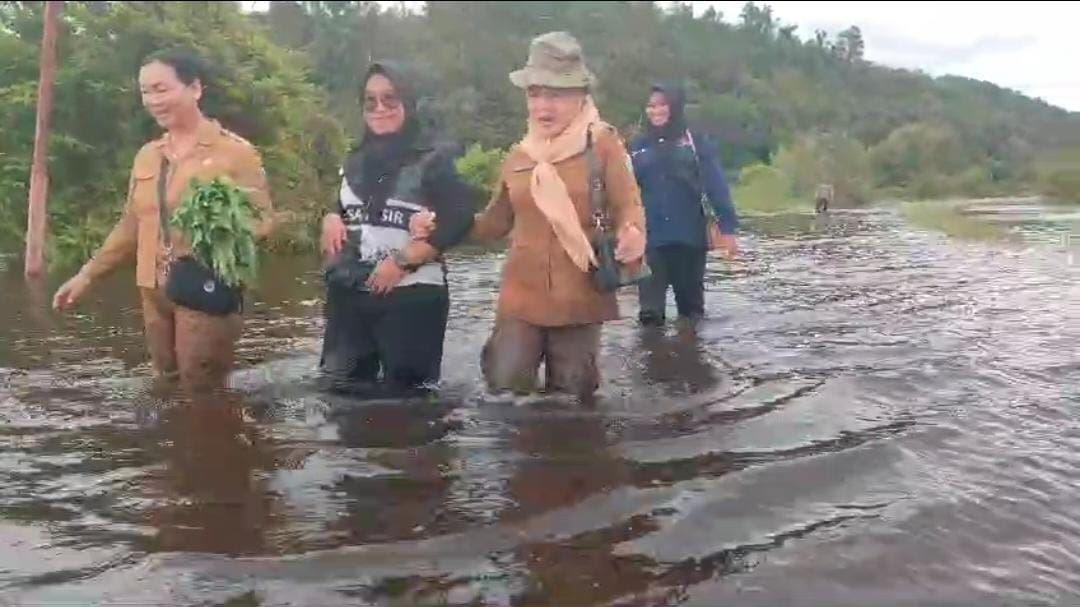 BANJIR : Perkembangan terkini kondisi banjir di Desa Pasir, Kecamatan Mempawah Hilir.