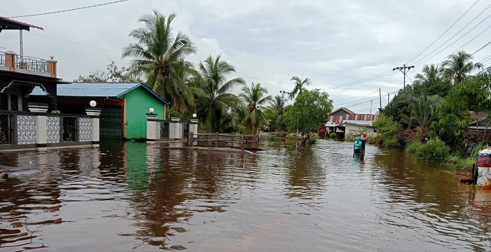 BANJIR: Kondisi banjir di Kelurahan Setapuk Besar, Kecamatan Singkawang Utara pada Kamis (23/1).
