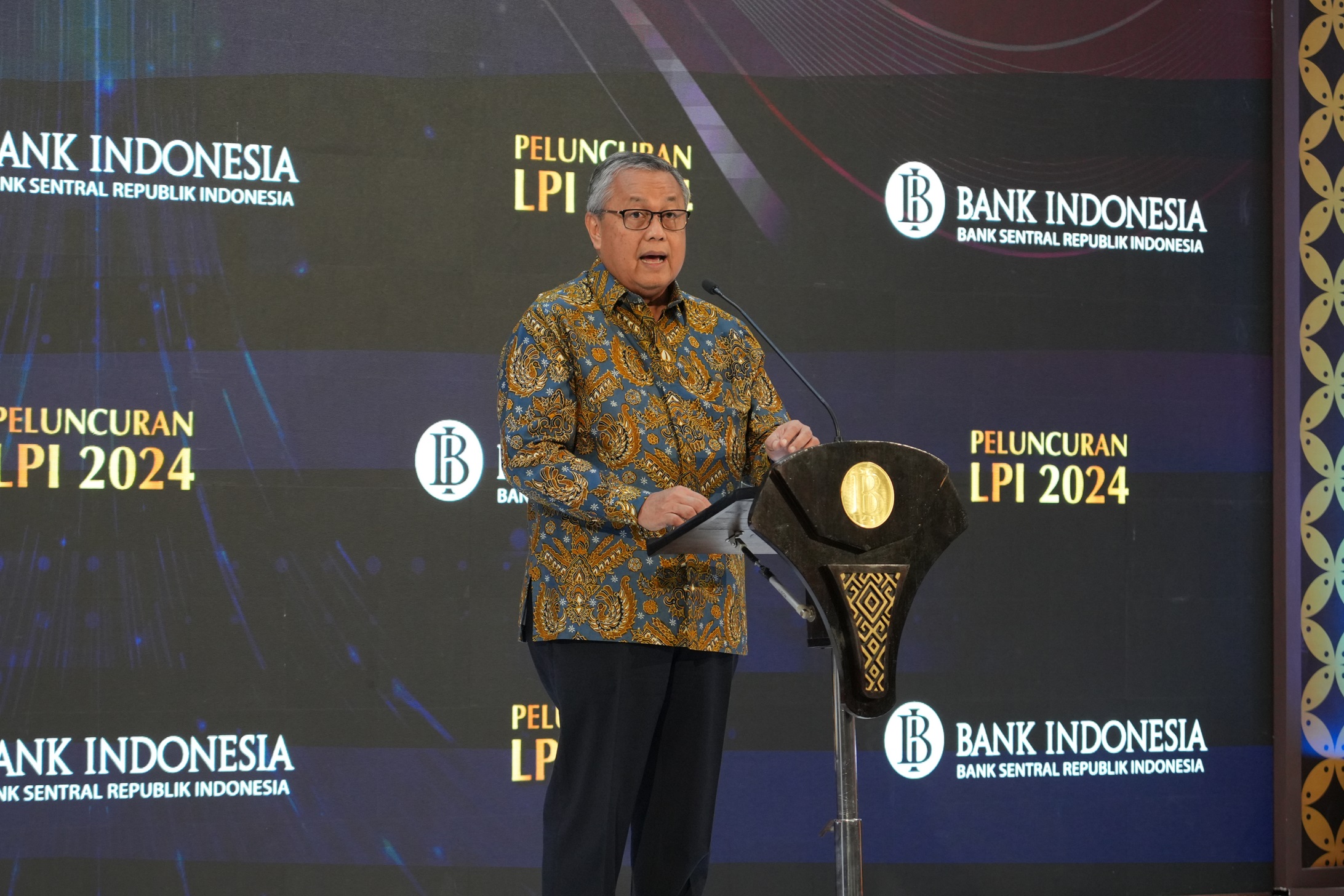 SAMBUTAN: Gubernur Bank Indonesia Perry Warjiyo menyampaikan sambutan dalam peluncuran LPI 2024 pada Senin (22/1) di Jakarta.