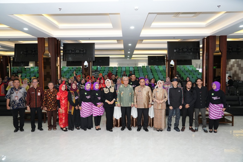 Lomba paduan suara mara dan hymne Kalbar dalam rangka memperingati HUT ke-68 Pemerintah Provinsi Kalimantan Barat.
