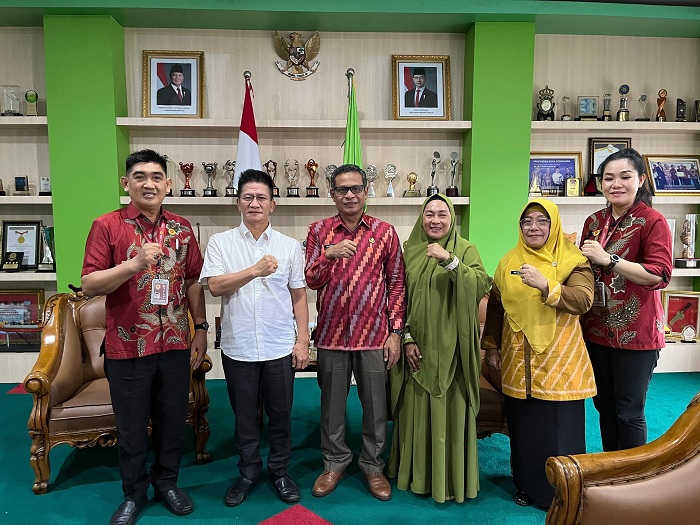 AUDIENSI: Panitia Cap Go Meh 2576 Kota Pontianak saat beraudiensi dengan Pj Wali Kota Pontianak Edi Suryanto.