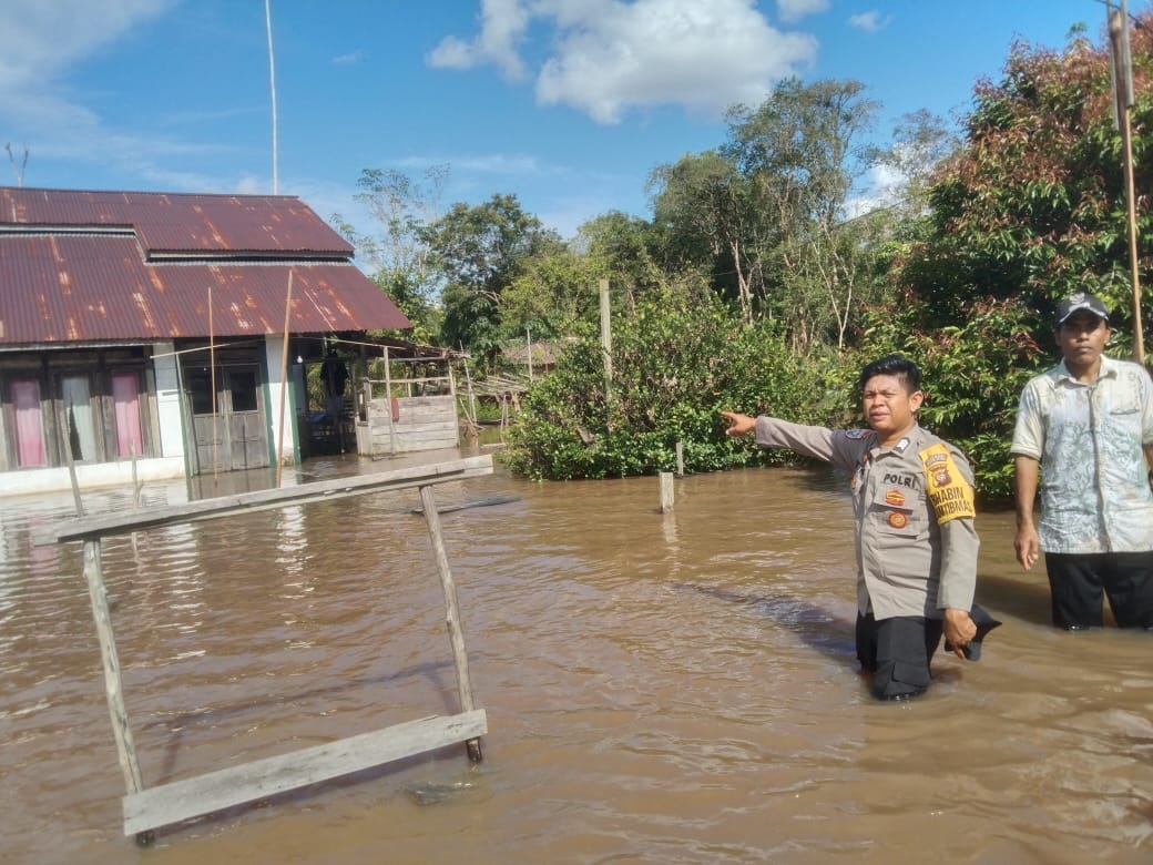 BANJIR: Sejumlah wilayah di Kecamatan Kuala Mandor B mulai terendam banjir akibat hujan deras yang mengguyur kawasan tersebut sejak beberapa pekan terakhir.
