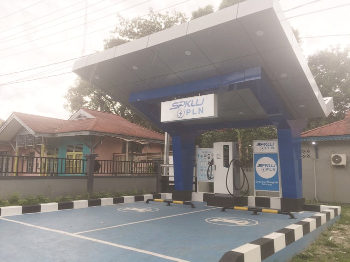 SPKLU : PLN melalui Unit Layanan Pelanggan (ULP) Sintang telah menghadirkan Stasiun Pengisian Kendaraan Listrik Umum (SPKLU).