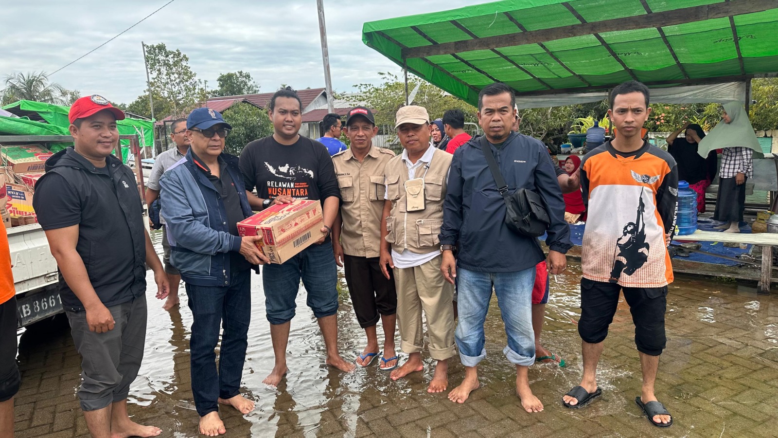 Anggota DPR RI, Syarif Abdullah Alkadrie memantau langsung banjir yang terjadi di Desa Pasir, Kabupaten Mempawah.
