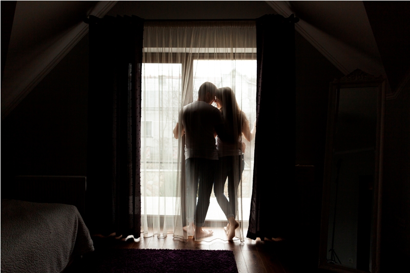 Ilustrasi merahasiakan hubungan romantis.