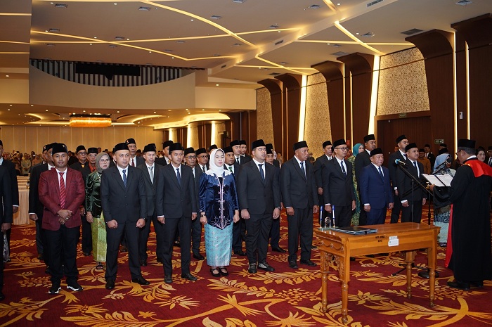 DPRD: Sebanyak 45 Anggota DPRD Kubu Raya periode 2024-2025 dilantik sekaligus mengikuti pengambilan sumpah dan janji yang dipimpin Ketua Pengadilan Negeri Mempawah, Abdul Azis.