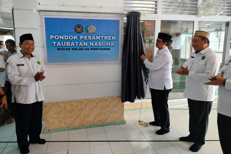 Rumah Tahanan Negara (Rutan) Klas IIA Pontianak kini telah resmi berdiri pondok pesantren, Taubatan Nasuha.