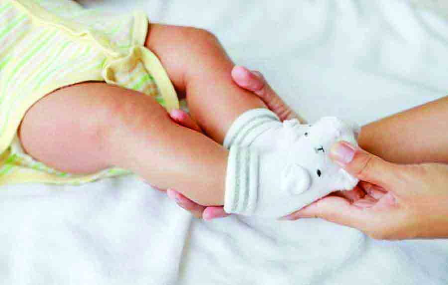 Ilustrasi kaos kaki bayi.