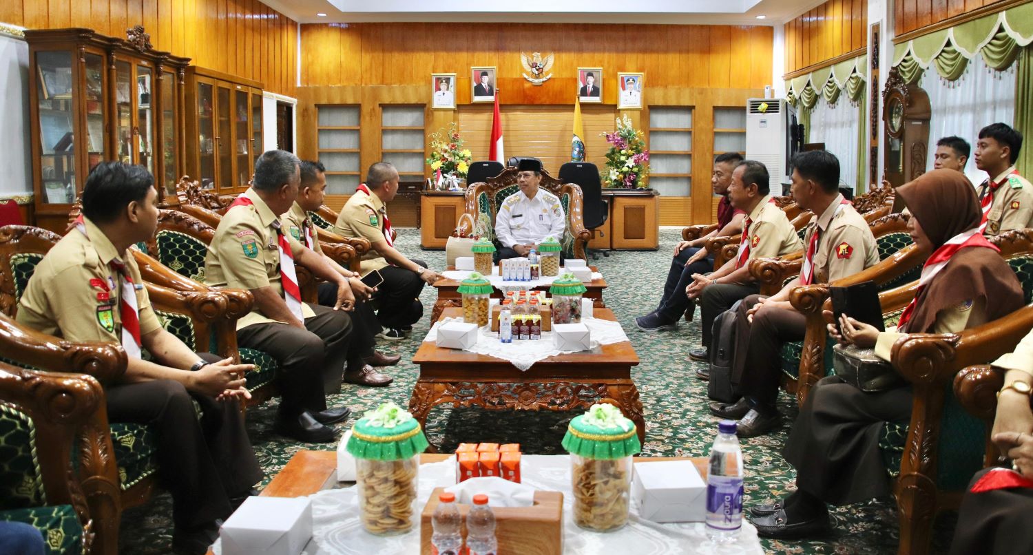 AUDIENSI: Suasana audiensi antara Pj Bupati dengan Pengurus Kwarcab Pramuka Mempawah.