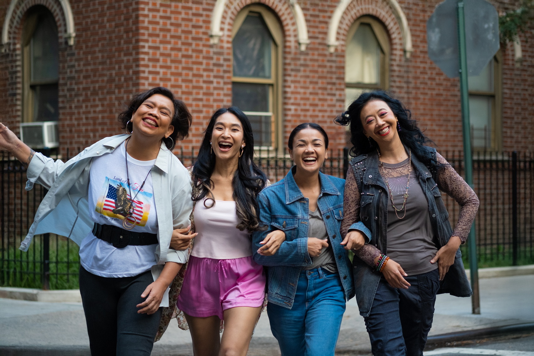 SERIAL: Film coming-of-age orisinal Netflix Ali & Ratu Ratu Queens yang dirilis pada 2021 dikembangkan dalam bentuk prekuel berformat serial dengan judul Ratu Ratu Queens: The Series.