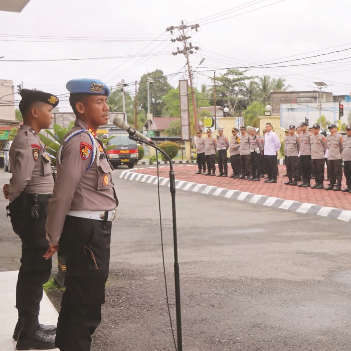 LARANGAN : AKBP Bibit Triyono saat menegaskan larangan judi online, Narkoba, LGBT, dan kendaraan bodong bagi personel kepolisian.