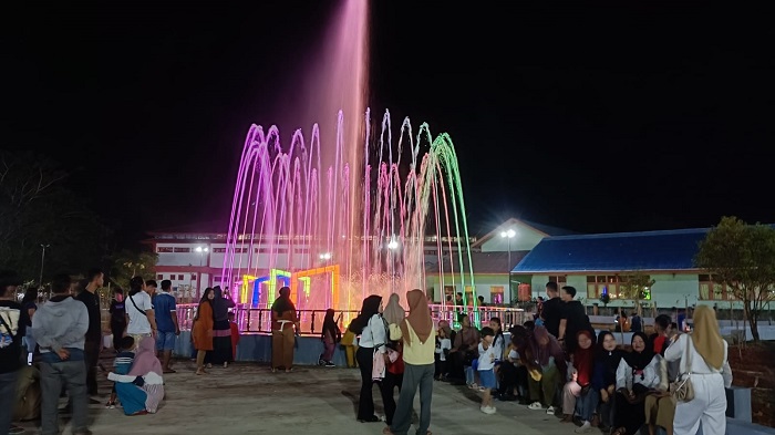 MENARIK: Taman Kota Putussibau yang dibangun pada tahun 2024 ini menghabiskan anggaran Rp2,6 miliar.