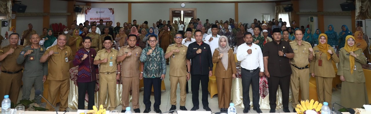 MUSRENBANG: Pj Wali Kota Pontianak Edi Suryanto membuka kegiatan Musrenbang Tingkat Kecamatan Pontianak Barat.
