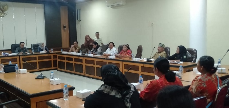 GURU : Para guru kontrak PAUD swasta di Sanggau mengadukan nasib mereka di DPRD karena tidak bisa mendaftar sebagai PPPK.