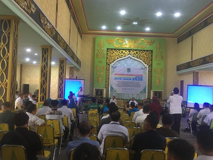 MUSRENBANG : Suasana Musrenbang RKPD Tahun 2025 di Kecamatan Sintang.