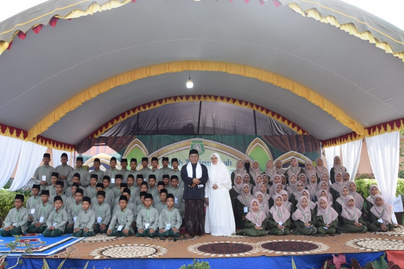 Haflah Akhirusannah Ke-27 Tahun 2025 di Ponpes Al Fattah, Desa Sukaharapan, Kecamatan Kendawangan pada Minggu (16/2).