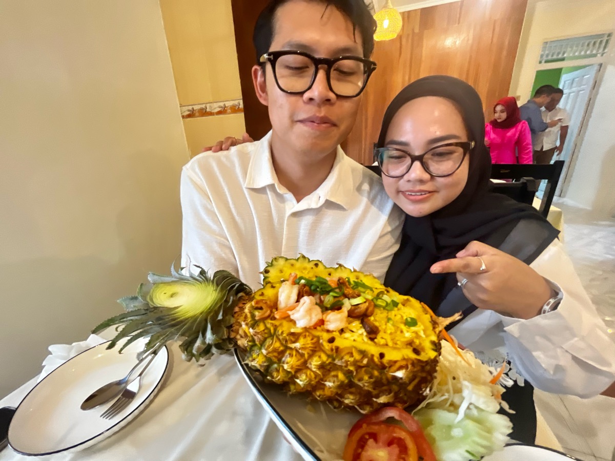 Nasi goreng nanas salah satu menu andalan Sra Bua Thai