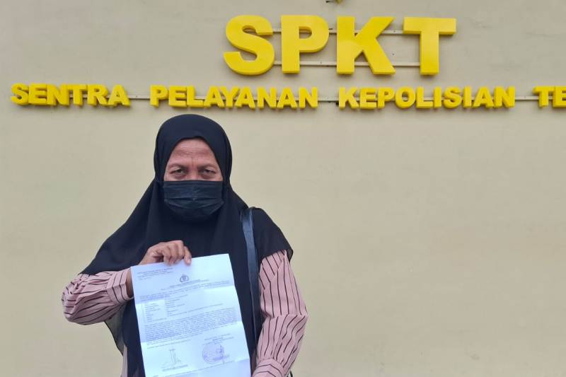 Korban dugaan penipuan oleh travel umroh IT resmi membuat laporan ke Polda Kalbar. Selasa (18/2).