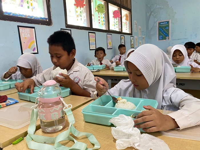 MBG : Makan Bergizi Gratis (MBG) di SD Negeri 93 Singkawang.