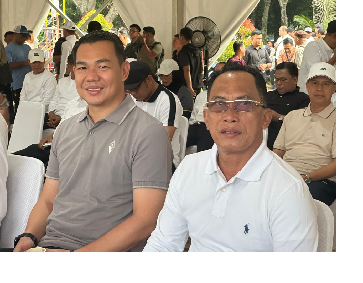 Jelang Pelantikan: Bupati dan Wakil Bupati Kapuas Hulu terpilih saat mengikuti gladi kotor di Monas.