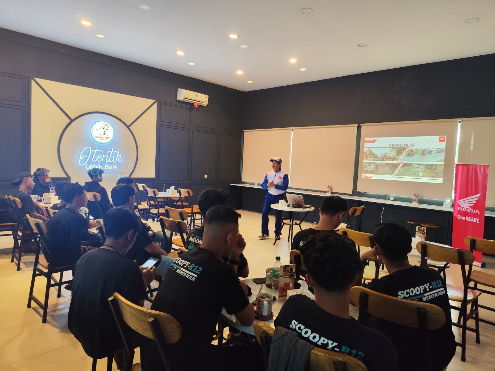 Astra Motor Kalimantan Barat mengglar edukasi safety riding untuk komunitas Mlmotor Mempawah.