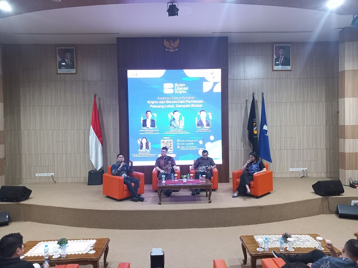 TANYA JAWAB: Talkshow dalam rangka Roadshow Bulan Literasi Kripto (BLK) Tahun 2025 yang digelar di Teater 1 Gedung Konferensi Universitas Tanjungpura Pontianak, Kamis (20/2).