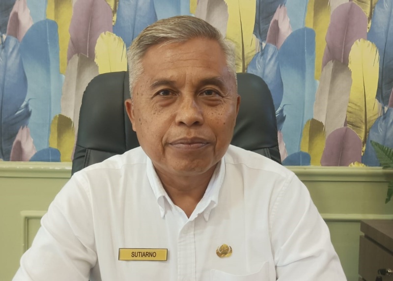 Kepala Badan Kepegawaian dan Pengembangan Sumber Daya Manusia (BKPSDM) Kota Singkawang, Sutiarno