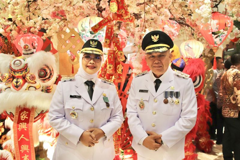Bupati Hj Erlina dan Wakil Bupati H Juli usai dilantik Presiden Prabowo di Jakarta.