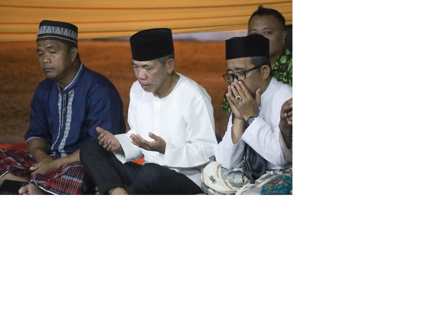 SYUKURAN: Wabup Ketapang, Jamhuri Amir, menggelar syukuran di rumah dinasnya, Senin (24/2) petang.