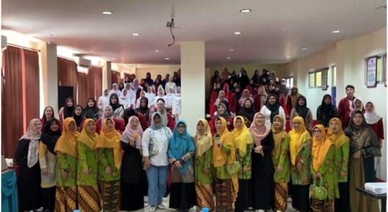 Foto Bersama narasumber dan &nbsp;peserta peer-educator dan Gertak Tablet Fe.