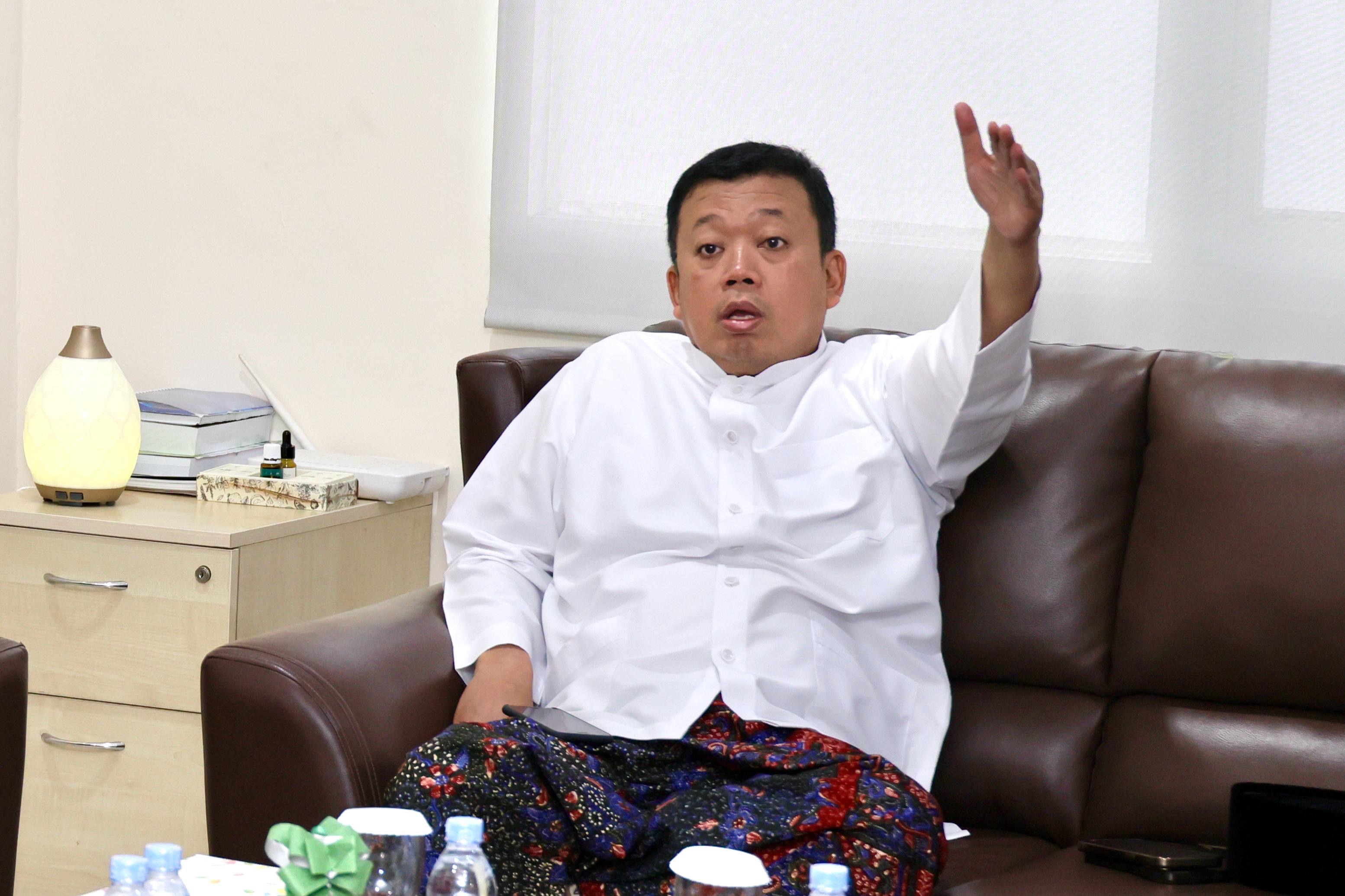 Nusron Wahid menegaskan bahwa semua sertipikat yang berada di luar garis pantai akan dibatalkan.