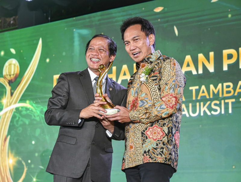 PT Antam Tbk UBP Bauksit Kalbar raih penghargaan Proper Kategori Emas dari Kementerian Lingkungan Hidup (KLH) untuk tahun penilaian 2023-2024.