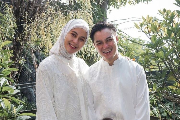 CERAI: Potret aktor Baim Wong bersama sang istri Paula Verhoeven pada momen Lebaran 2024.