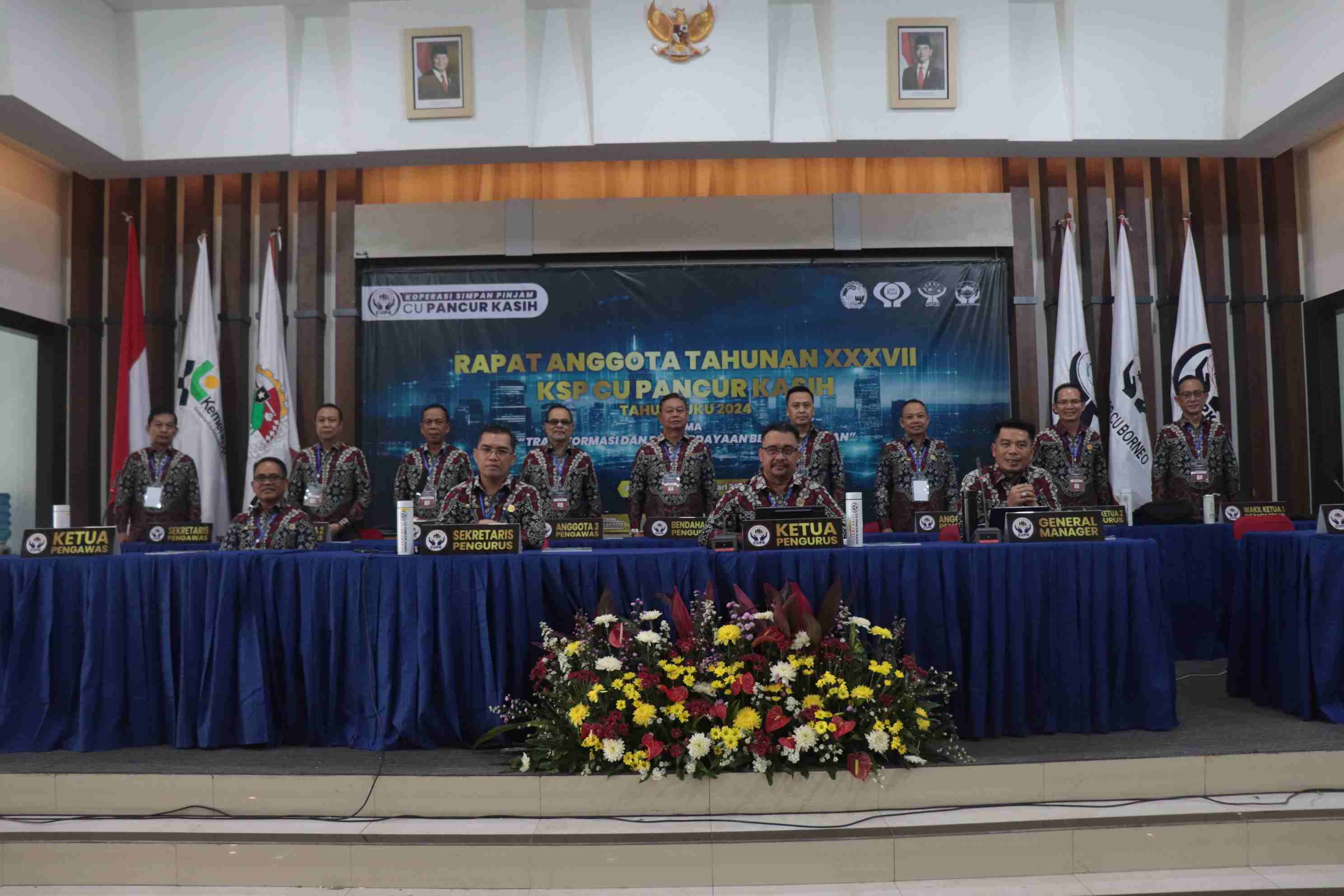 Pengurus dan Pengawas KSP CU Pancur Kasih.