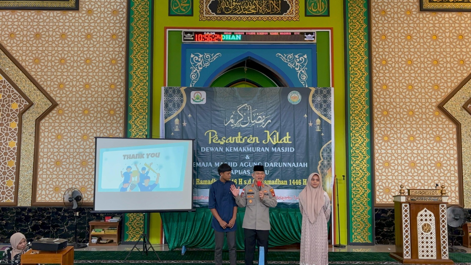 PESANTREN KILAT: Kapolres Kapuas Hulu AKBP Hendrawan saat menjadi narasumber dalam kegiatan pesantren kilat Ramadan.