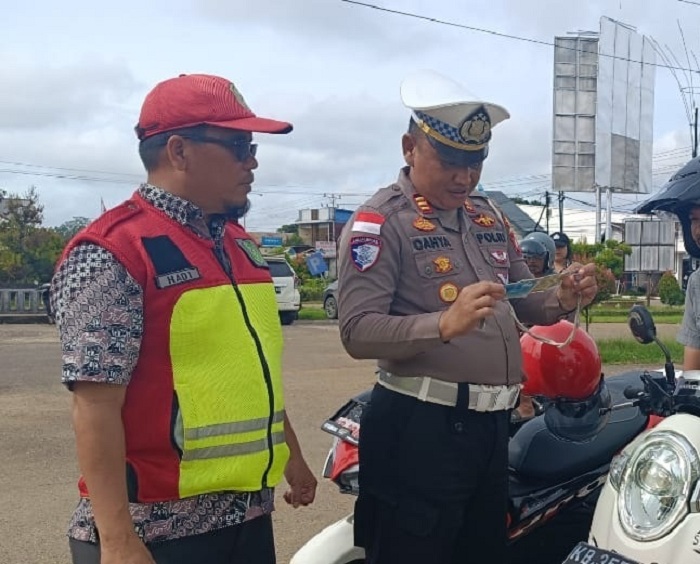 CEK KELENGKAPAN: Operasi Keselamatan yang dilakukan Polres Kapuas Hulu.