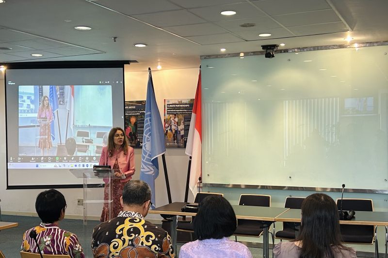 Koordinator Residen PBB di Indonesia Gita Sabharwal pada Konferensi Pers Hari Perempuan Internasional 2025 di Jakarta, Kamis (6/3/2025).