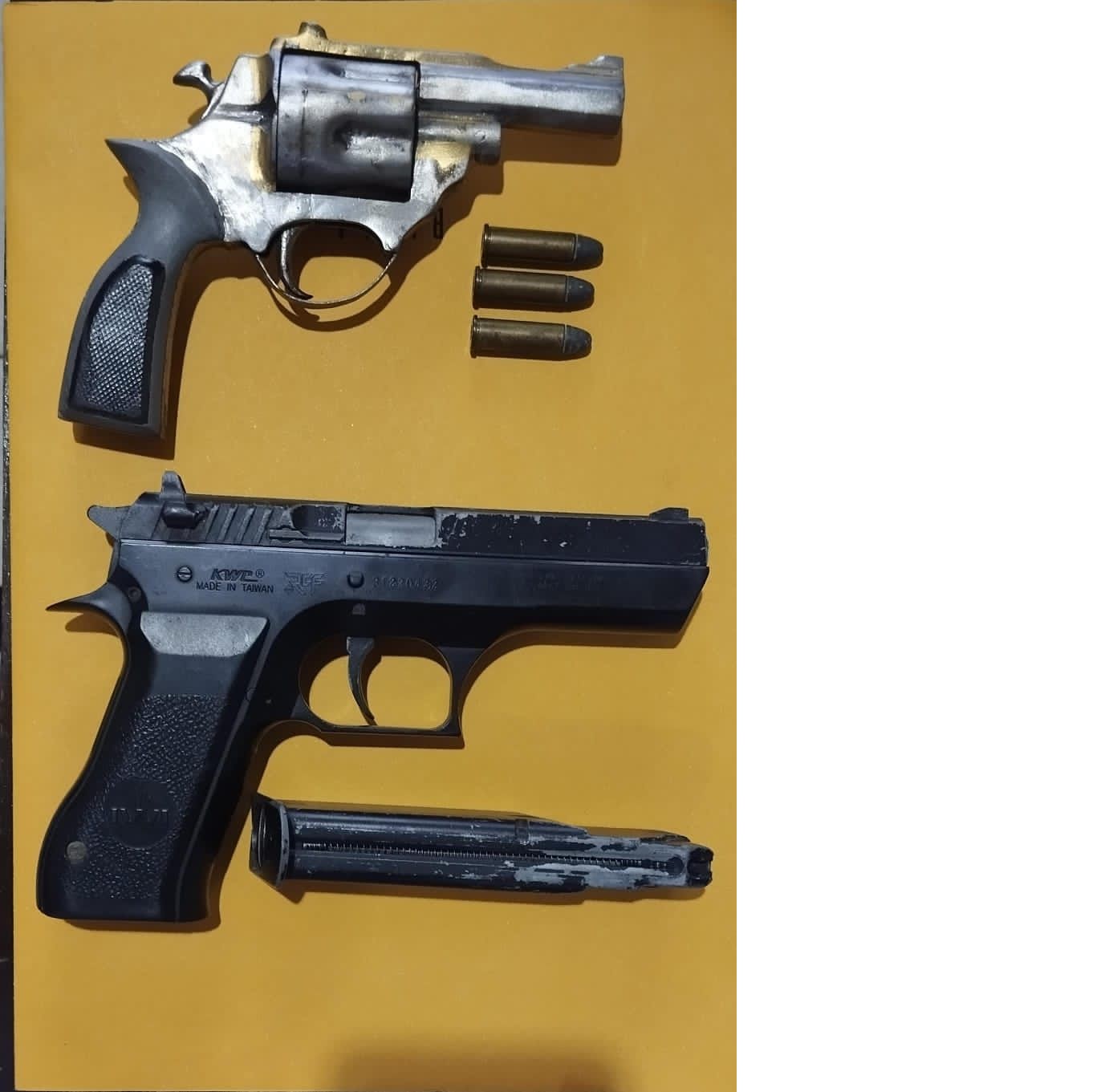 Senjata api dan air soft gun ini diamankan dari pengedar sabu di Tumbang Titi, Rabu (5/3).