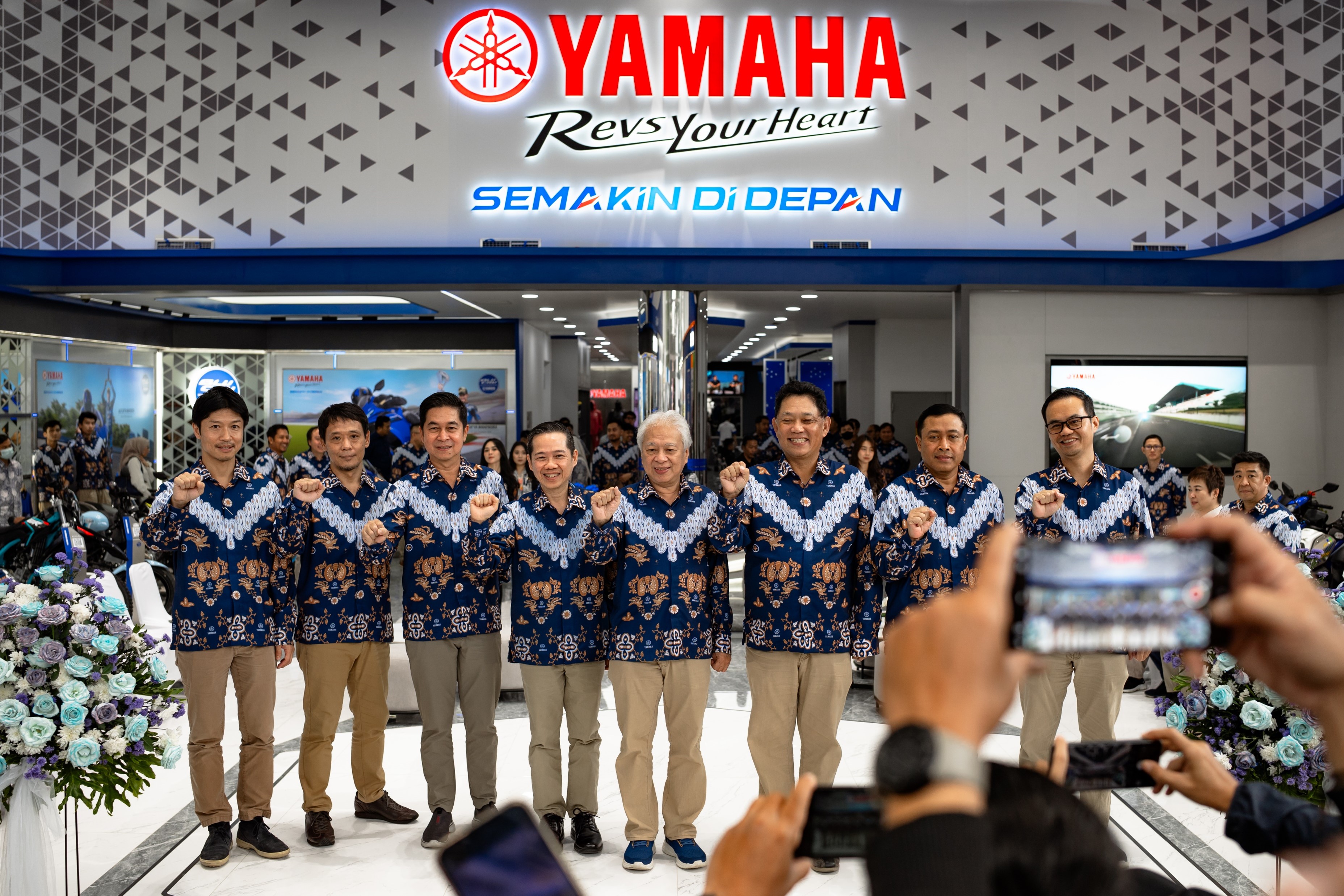 Peresmian Yamaha Flagship Shop di Bandung, Wujud Nyata Realisasi Premium Dealer Layani Konsumen.