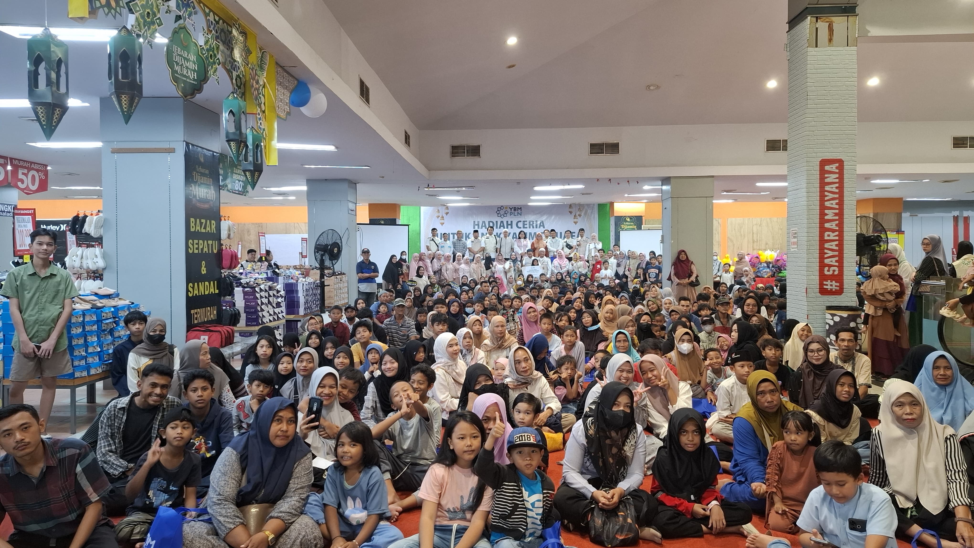 Yayasan Baitul Maal (YBM) PLN UID Kalimantan Barat menggelar Ramadan Berkah yang diselenggarakan di Ramayana Mall Pontianak.