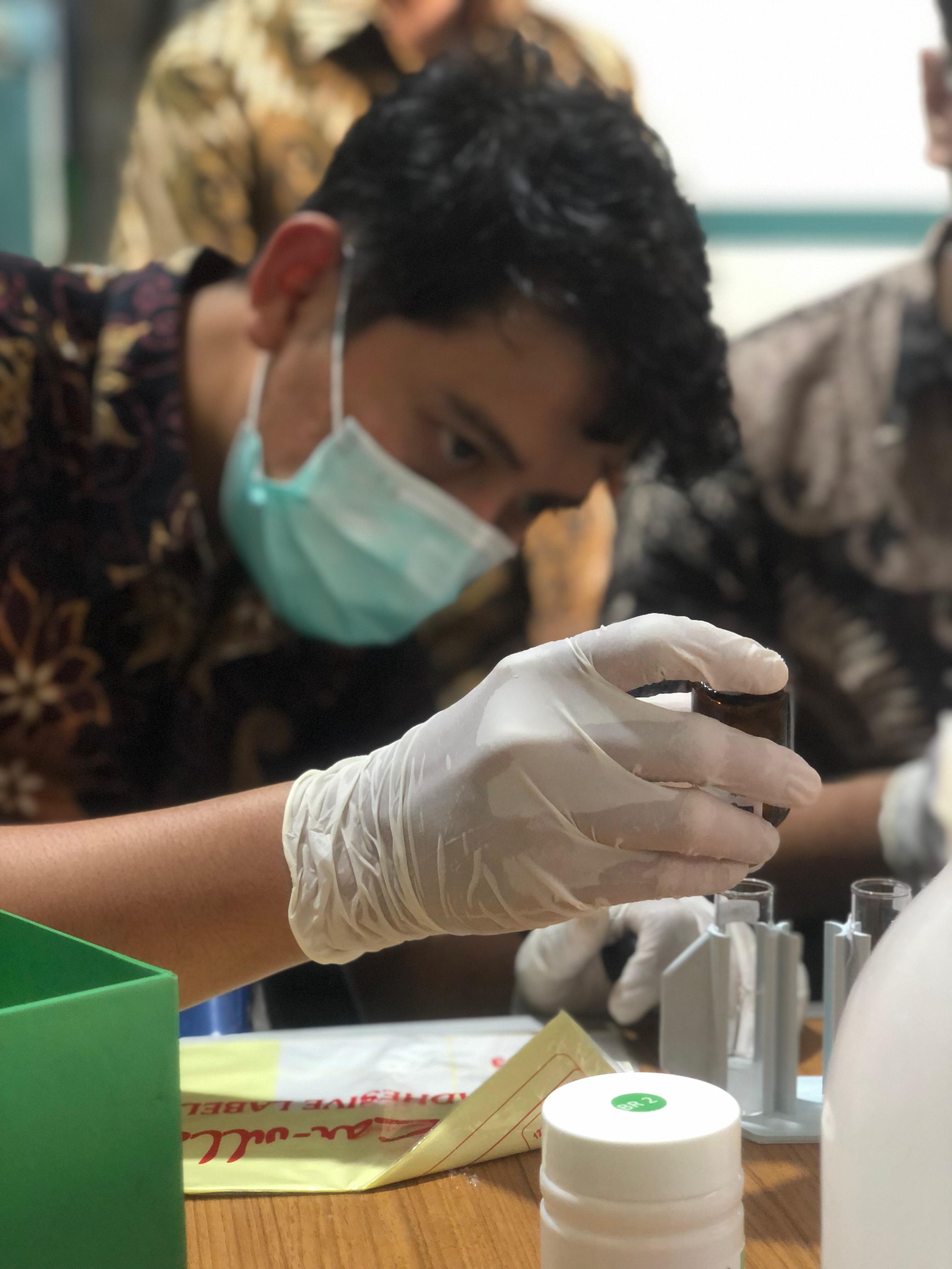 CEK: Pemeriksaan sekaligus uji sampel terhadap beberapa bahan pangan dan takjil yang dijajakan di sekitar Kota Pontianak, pada Kamis (13/3) lalu.